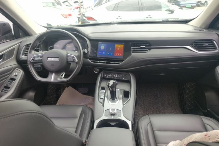 Used Haval F7 2020 2.0T Two-Wheel Drive i-Van Center Console