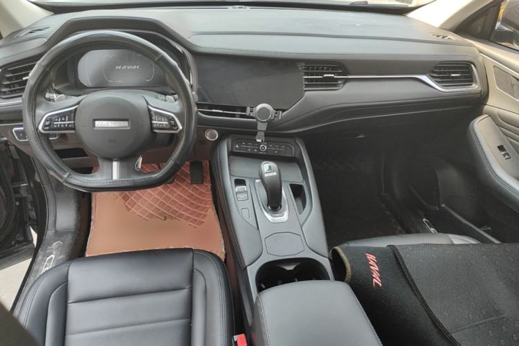 Used Haval F7 2020 1.5T Two-Wheel Drive i-Type Center Console