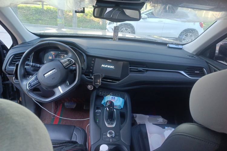 Used Haval F7 2020 2.0T Two-Wheel Drive i-Van Center Console