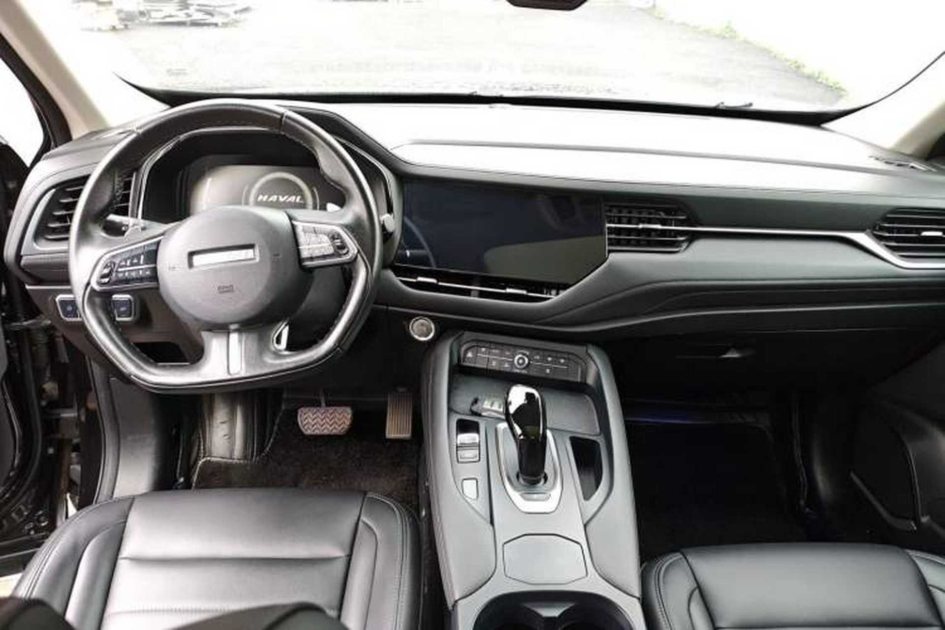 Used Haval F7 2020 2.0T Two-Wheel Drive i-Active Center Console