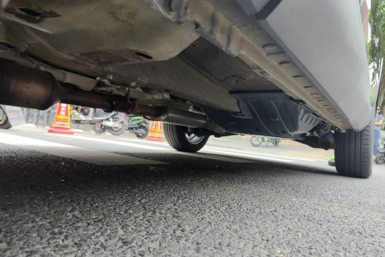 Used Haval F7 2020 2.0T Two-Wheel Drive i-Van Chassis Front Left