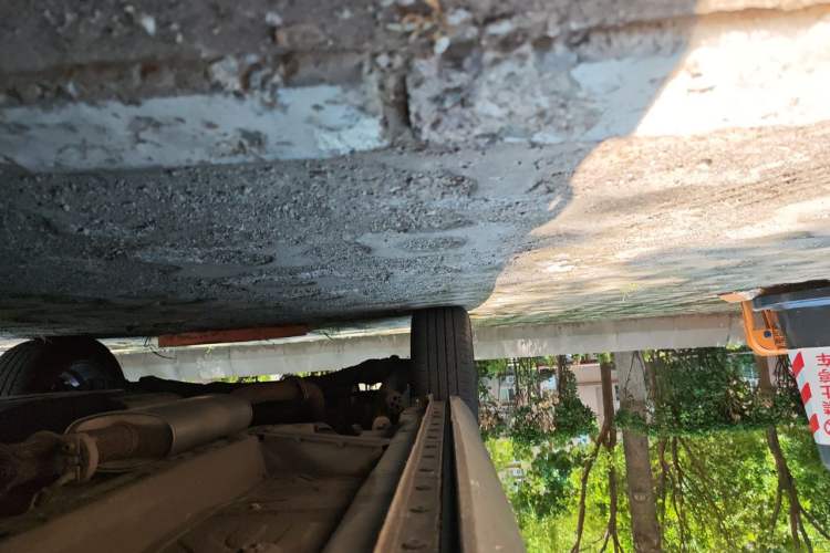 Used Haval F7 2020 2.0T Two-Wheel Drive i-Van Chassis Front Right