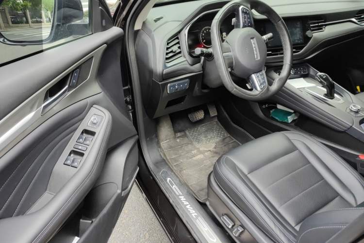 Used Haval F7 2020 2.0T Two-Wheel Drive i-Van Driver Seat