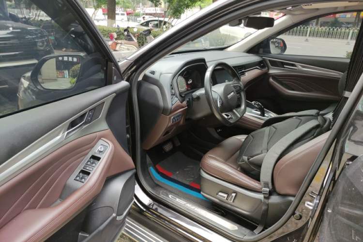 Used Haval F7 2020 2.0T Two-Wheel Drive i-Van Driver Seat