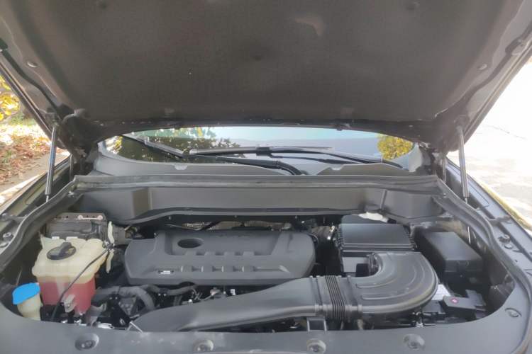 Used Haval F7 2020 2.0T Two-Wheel Drive i-Van Engine Bay