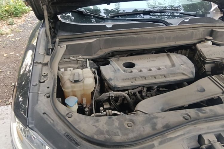 Used Haval F7 2020 2.0T Two-Wheel Drive i-Van Engine Bay Right