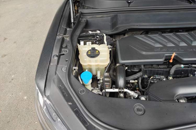 Used Haval F7 2020 1.5T Two-Wheel Drive i-Type Engine Bay Right