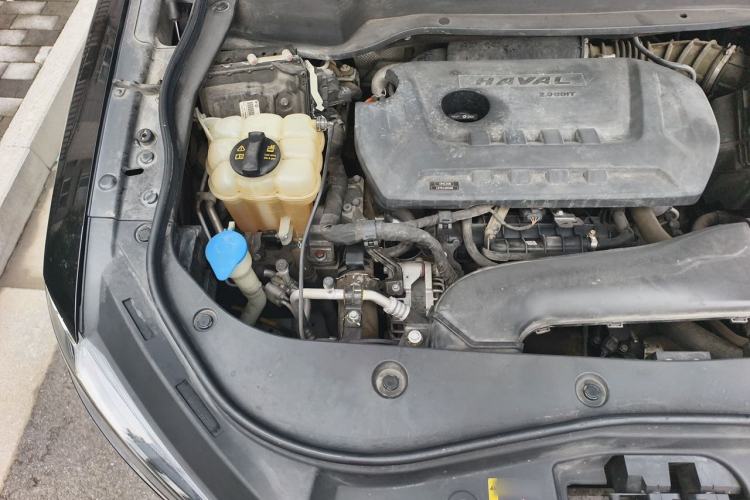 Used Haval F7 2020 2.0T Two-Wheel Drive i-Van Engine Bay Right