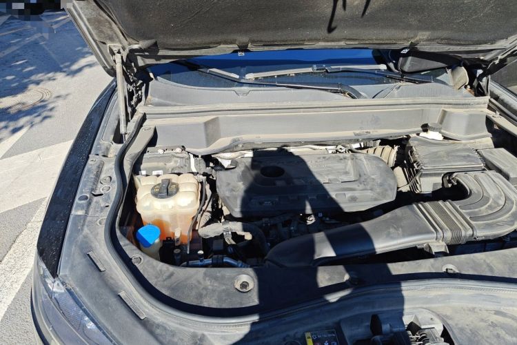 Used Haval F7 2020 2.0T Two-Wheel Drive i-Van Engine Bay Right
