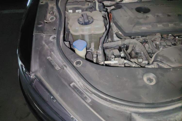 Used Haval F7 2020 2.0T Two-Wheel Drive i-Van Engine Bay Right