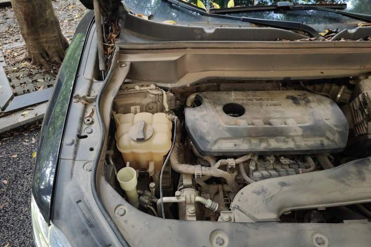 Used Haval F7 2020 2.0T All-Wheel Drive iJoy Engine Bay Right