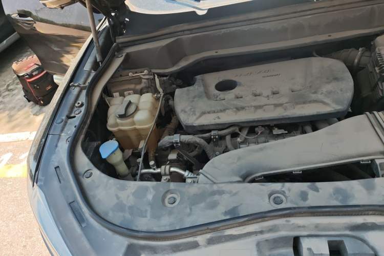 Used Haval F7 2020 2.0T Two-Wheel Drive i-Van Engine Bay Right