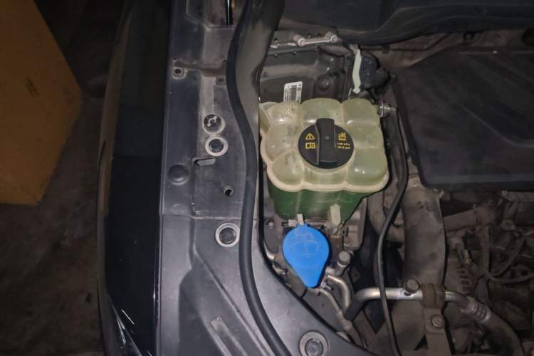 Used Haval F7 2020 1.5T Two-Wheel Drive iCool Engine Bay Right