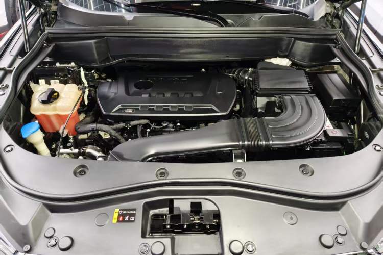 Used Haval F7 2020 2.0T All-Wheel Drive iJoy Engine Bay