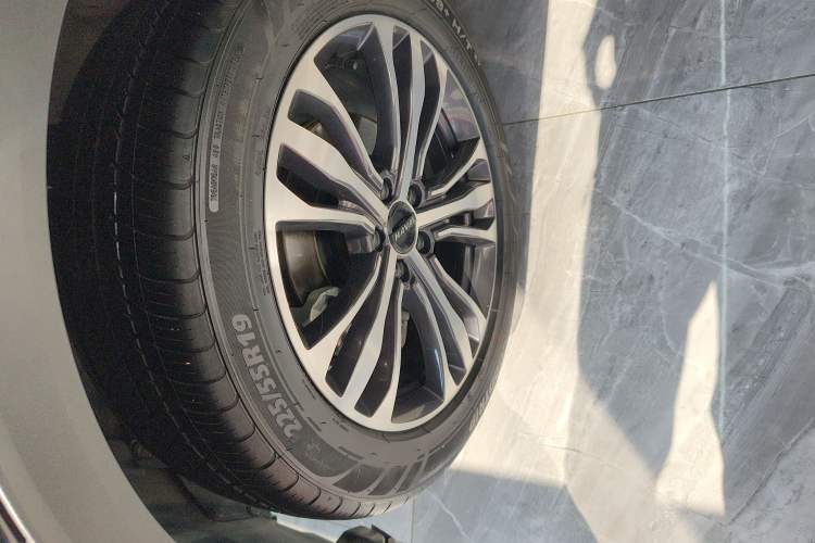 Used Haval F7 2020 2.0T All-Wheel Drive iJoy Exterior 2