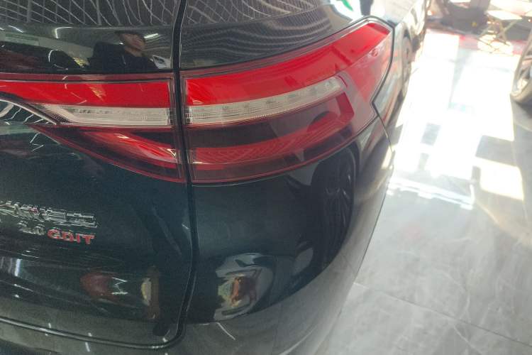 Used Haval F7 2020 2.0T All-Wheel Drive iJoy Exterior 3