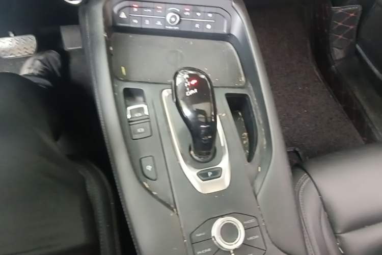 Used Haval F7 2020 2.0T Two-Wheel Drive i-Van Gear Lever