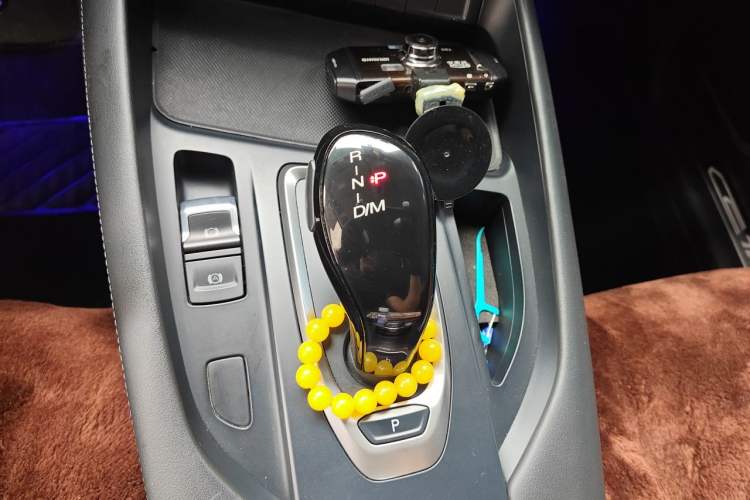 Used Haval F7 2020 1.5T Two-Wheel Drive i-Type Gear Lever
