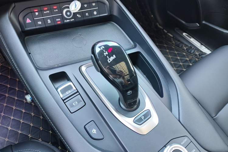 Used Haval F7 2020 2.0T All-Wheel Drive iJoy Gear Lever