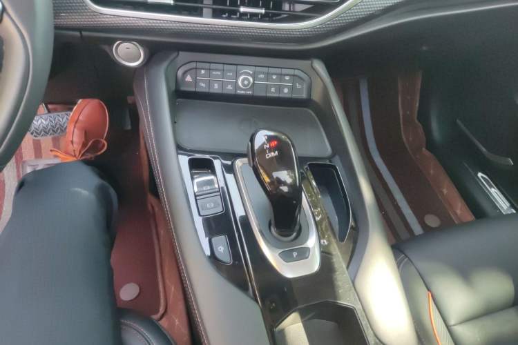 Used Haval F7 2020 2.0T Two-Wheel Drive i-Van Gear Lever
