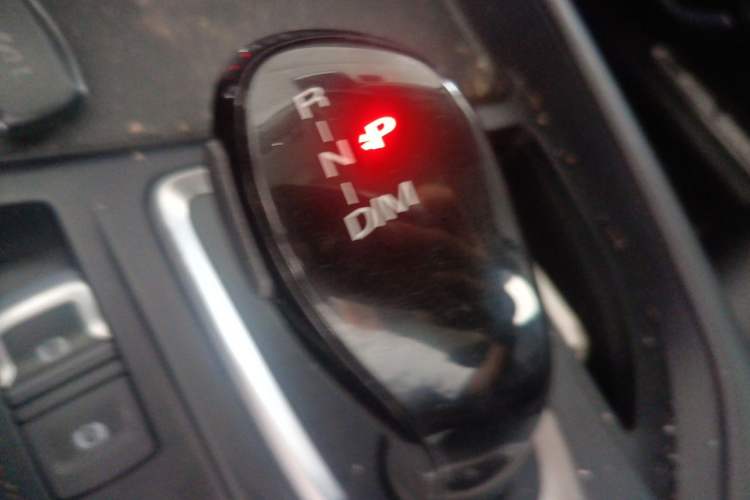 Used Haval F7 2020 2.0T Two-Wheel Drive i-Active Gear Lever