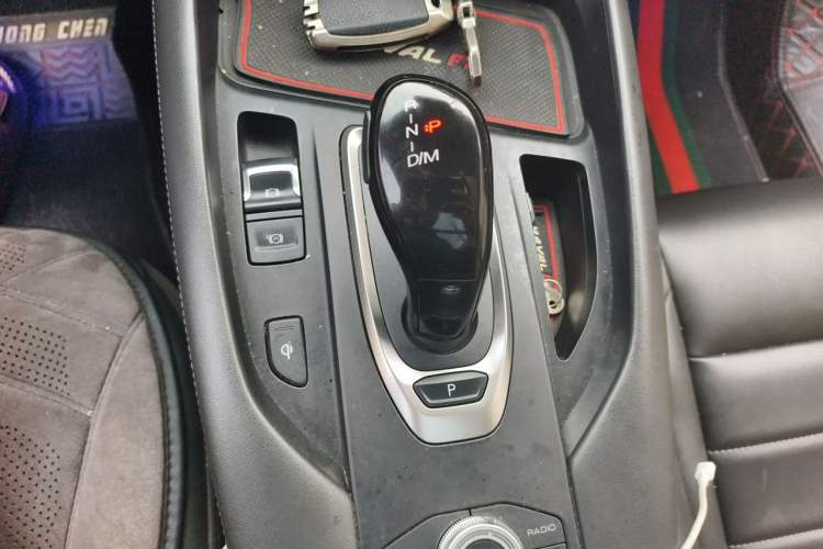 Used Haval F7 2020 2.0T Two-Wheel Drive i-Van Gear Lever