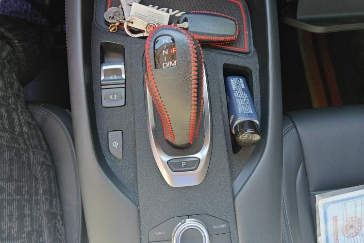 Used Haval F7 2020 2.0T Two-Wheel Drive i-Van Gear Lever