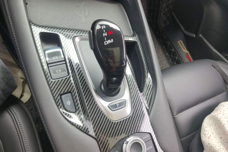 Used Haval F7 2020 2.0T Two-Wheel Drive i-Van Gear Lever