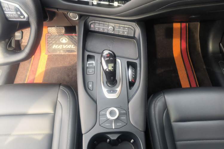 Used Haval F7 2020 2.0T Two-Wheel Drive i-Van Gear Lever