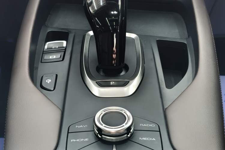Used Haval F7 2020 2.0T All-Wheel Drive iJoy Gear Lever
