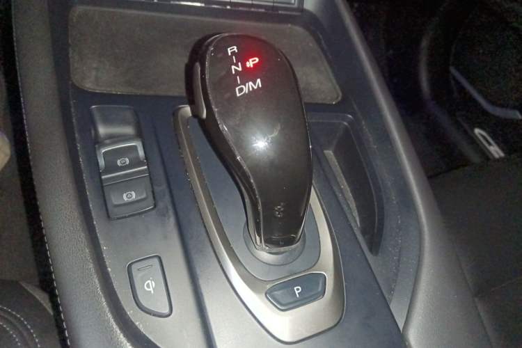Used Haval F7 2020 1.5T Two-Wheel Drive i-Trend Gear Lever