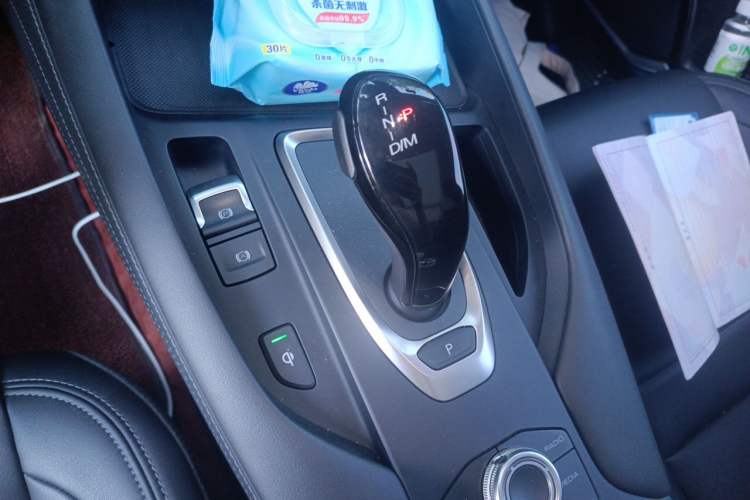 Used Haval F7 2020 2.0T Two-Wheel Drive i-Van Gear Lever