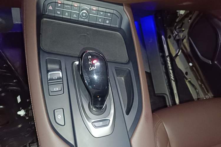 Used Haval F7 2020 1.5T Two-Wheel Drive i-Trend Gear Lever