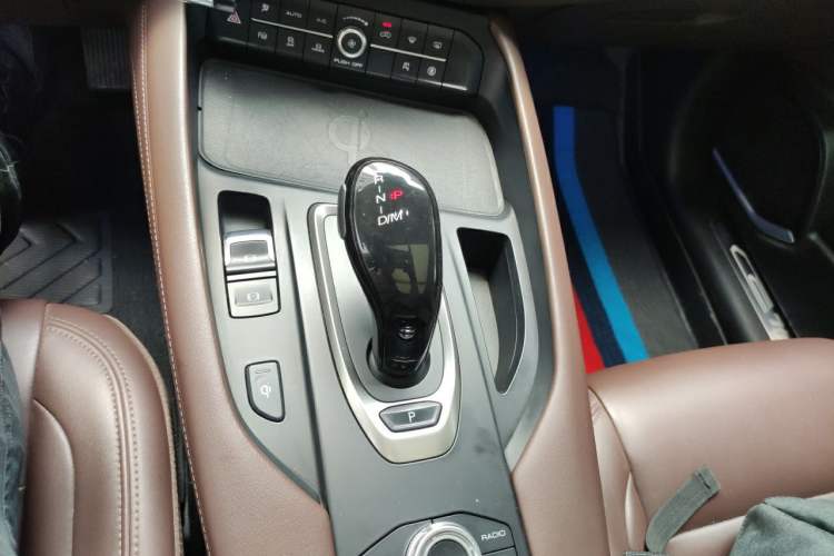 Used Haval F7 2020 2.0T Two-Wheel Drive i-Van Gear Lever