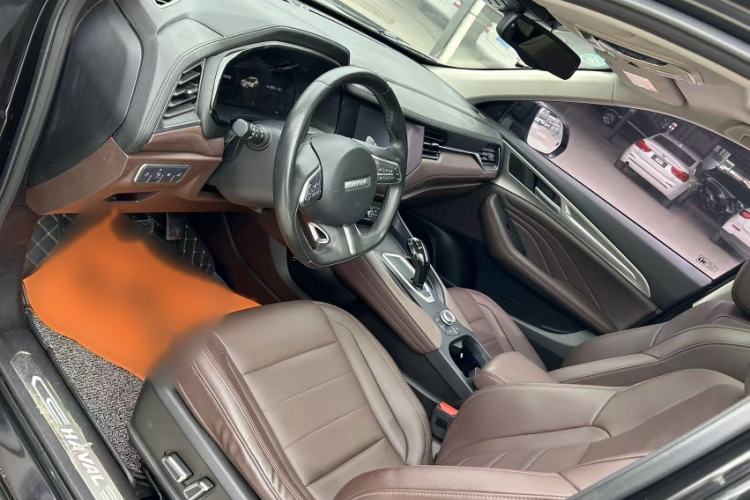 Used Haval F7 2020 2.0T Two-Wheel Drive i-Van Interior 3