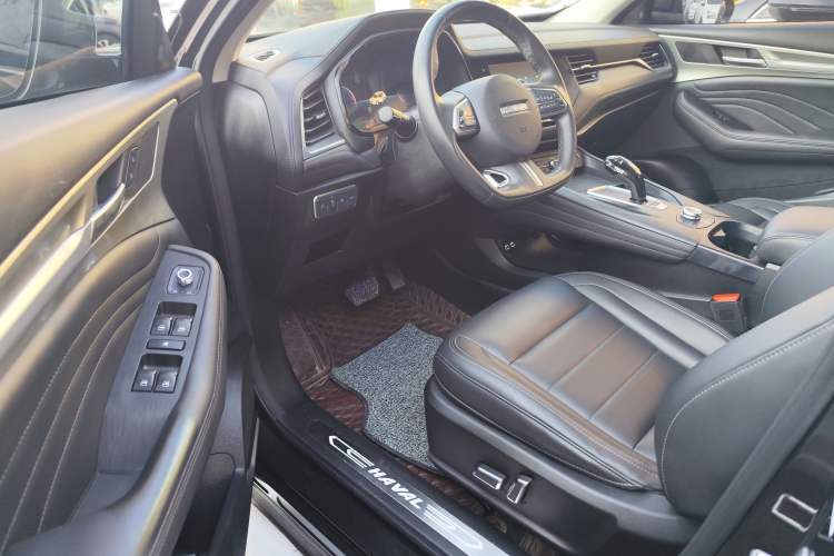 Used Haval F7 2020 2.0T Two-Wheel Drive i-Van Interior 5