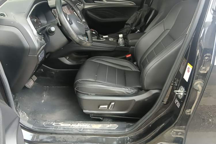 Used Haval F7 2020 2.0T Two-Wheel Drive i-Van Left Front Seat