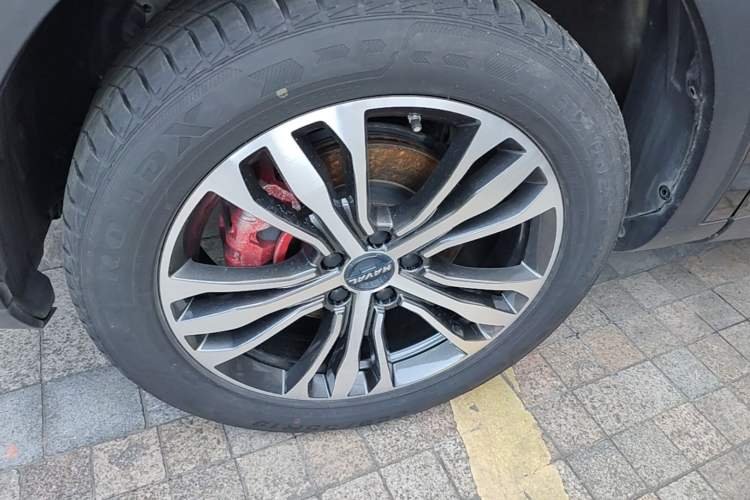 Used Haval F7 2020 2.0T All-Wheel Drive iJoy Left Front Wheel Hub