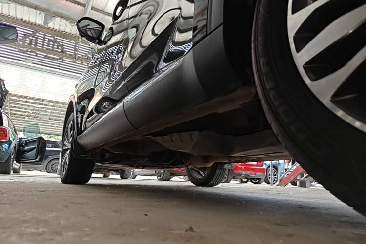 Used Haval F7 2020 2.0T Two-Wheel Drive i-Van Left Side Sill