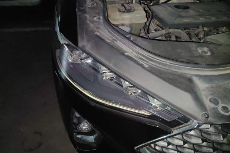 Used Haval F7 2020 2.0T Two-Wheel Drive i-Van Right Front Headlight