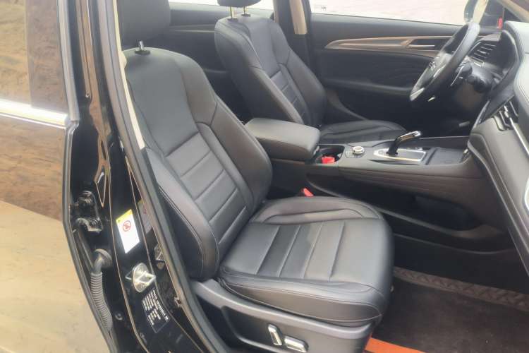 Used Haval F7 2020 2.0T Two-Wheel Drive i-Van Right Front Seat