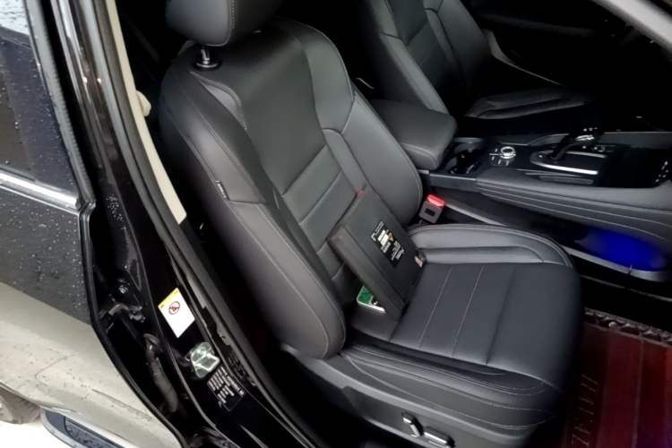 Used Haval F7 2020 2.0T Two-Wheel Drive i-Van Right Front Seat