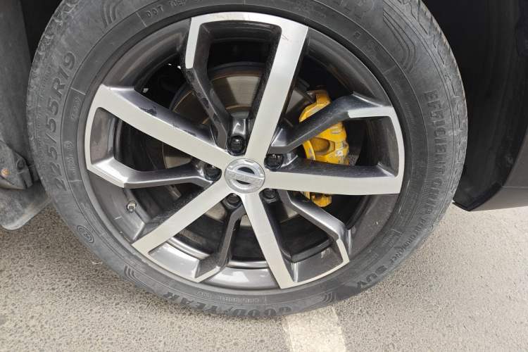 Used Haval F7 2020 1.5T Two-Wheel Drive i-Type Right Front Wheel Hub
