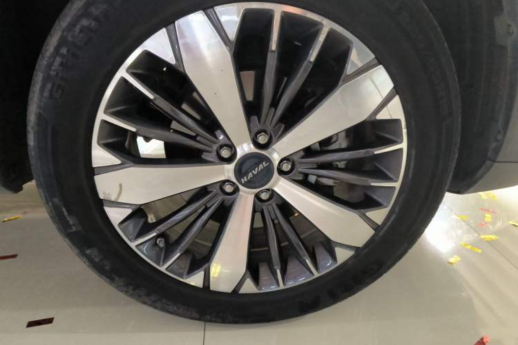 Used Haval F7 2020 1.5T Two-Wheel Drive i-Type Right Front Wheel Hub