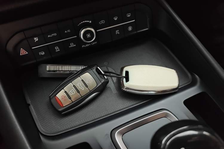 Used Haval F7 2020 2.0T Two-Wheel Drive i-Van Vehicle Key