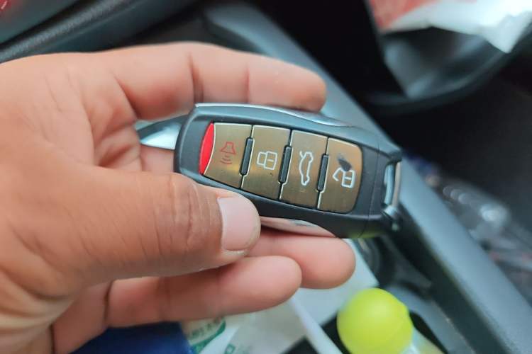 Used Haval F7 2020 2.0T Two-Wheel Drive i-Van Vehicle Key