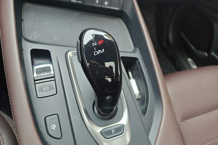 Used Haval F7 2020 1.5T Two-Wheel Drive i-Trend Gear Lever