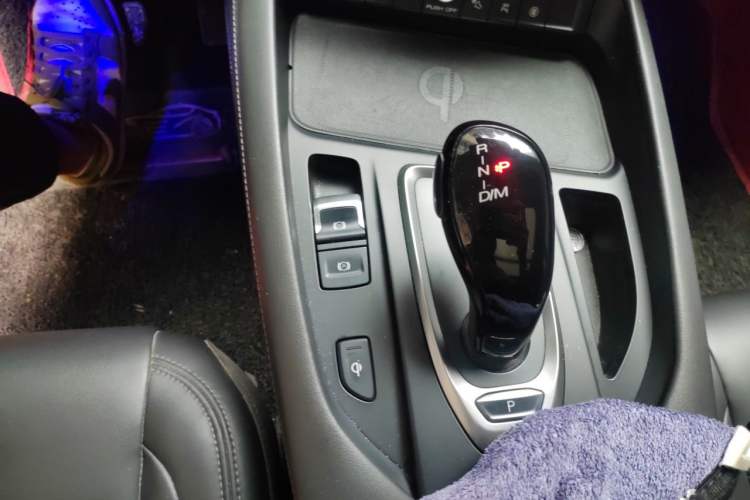 Used Haval F7 2020 2.0T All-Wheel Drive iJoy Gear Lever