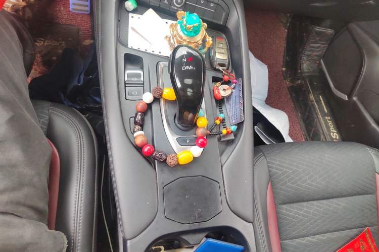 Used Haval F7 2020 1.5T Two-Wheel Drive iCool Gear Lever
