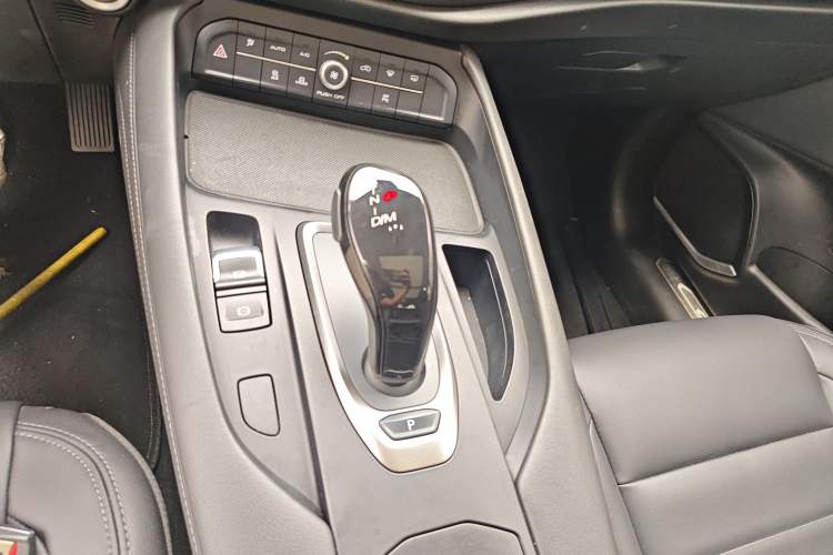 Used Haval F7 2020 1.5T Two-Wheel Drive i-Type Gear Lever